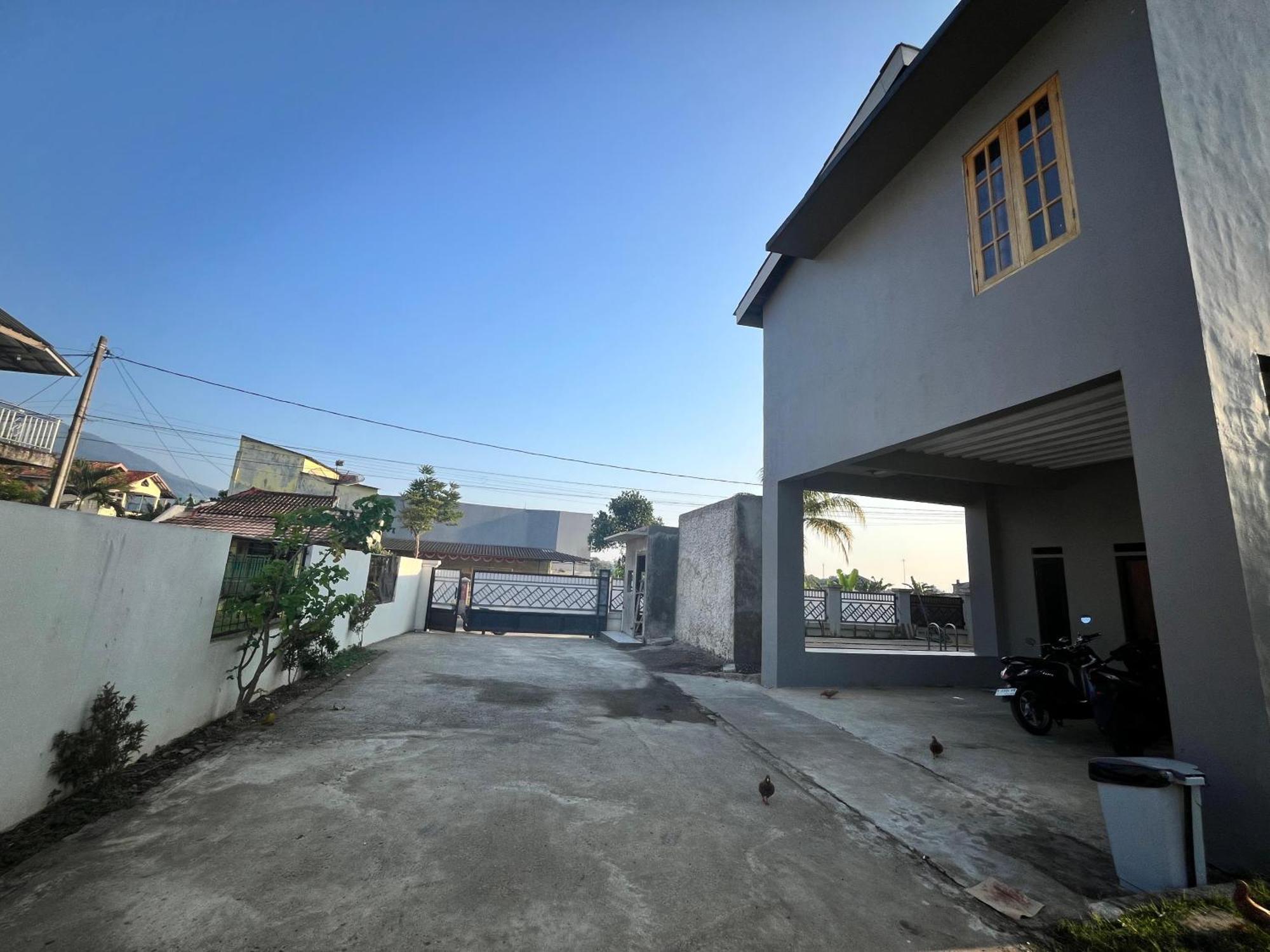 Villa Cassandra Cigombong Экстерьер фото